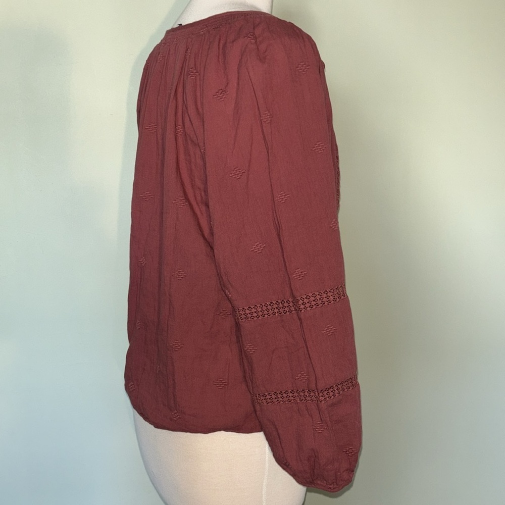 047: AMERICAN EAGLE OUTFITTERS lightweight maroon longsleeve blouse medium - Picture 6 of 10